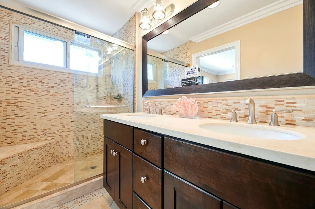 Gratitude Lodge-Drug & Alcohol Substance Abuse Addiction Center Newport Beach, CA