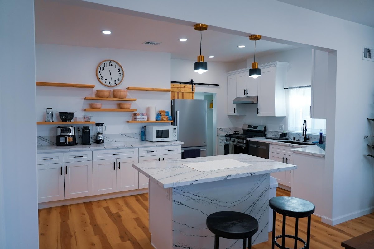Bridges Recovery Co-Ed Sober Living Homes Los Angeles - Photo 6
