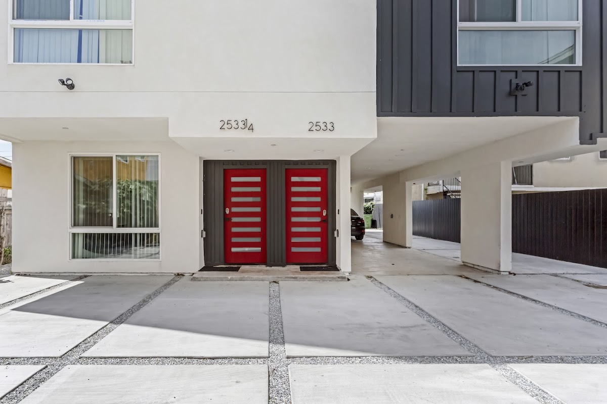 Gracious Wellsprings Sober Living - Photo 2