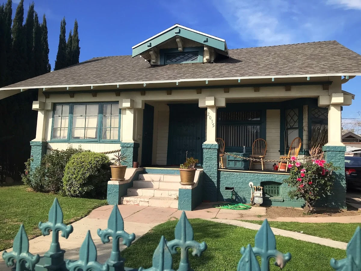 Chains of Love Sober Living for Women - Photo 1