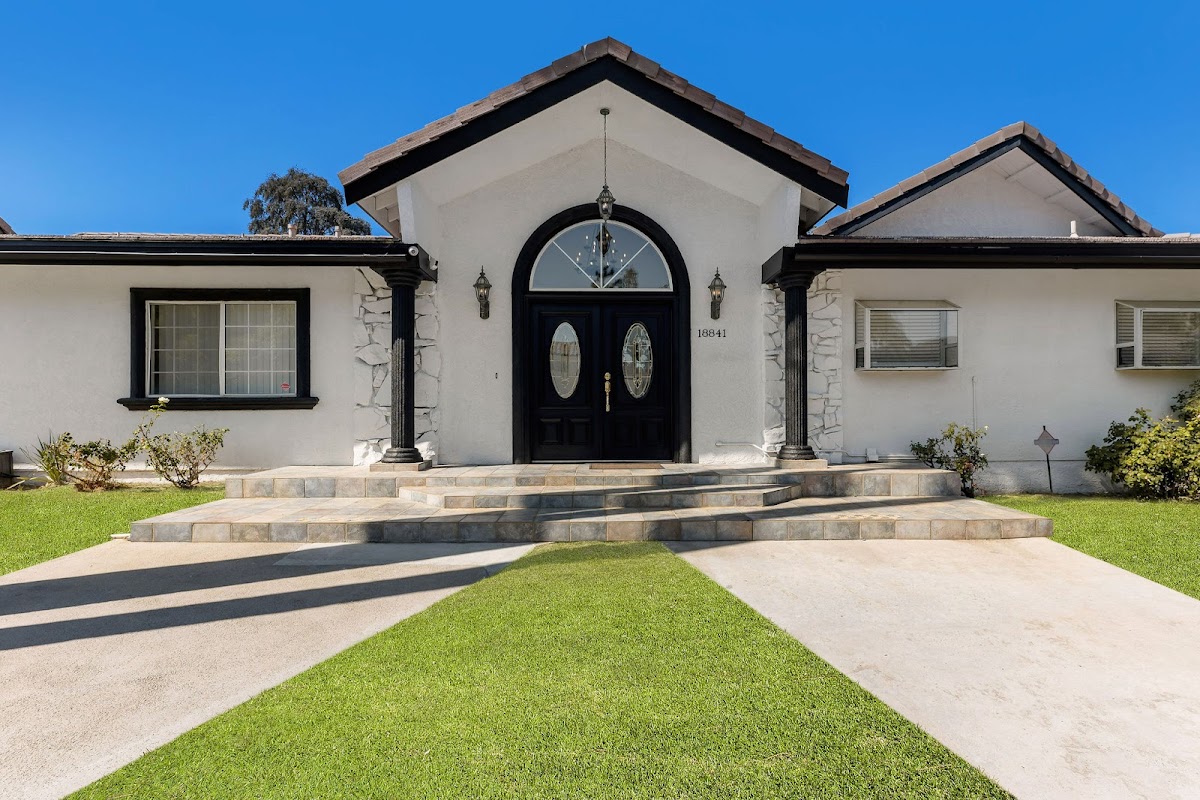 Desert Paradise Detox & Rehab Center