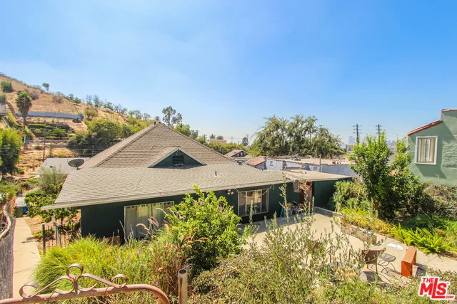 Hilltop House Sober Living - Photo 2